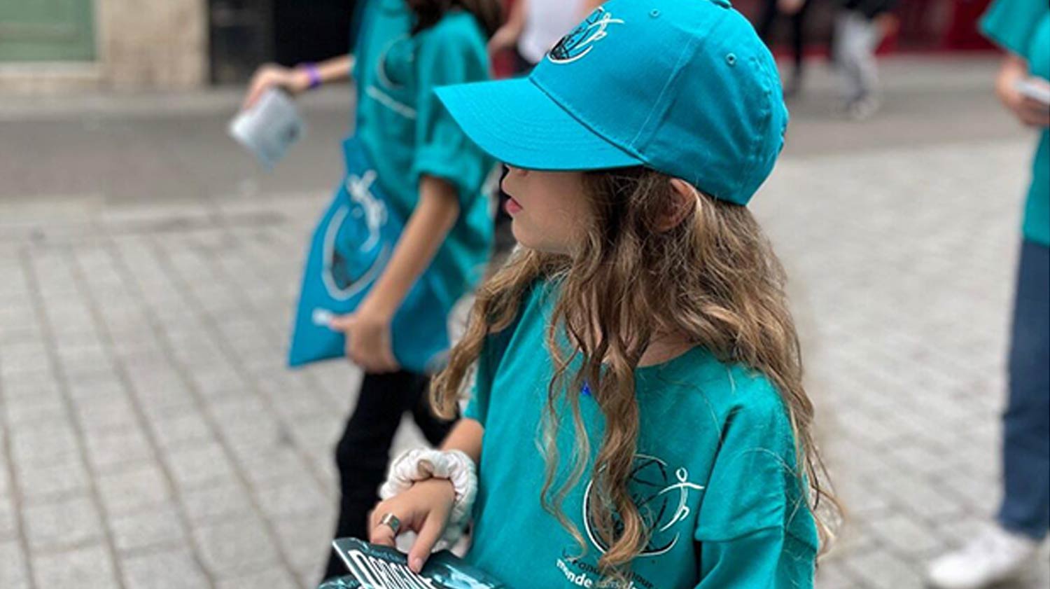 Scientology volunteers exploiting the Paris Olympics