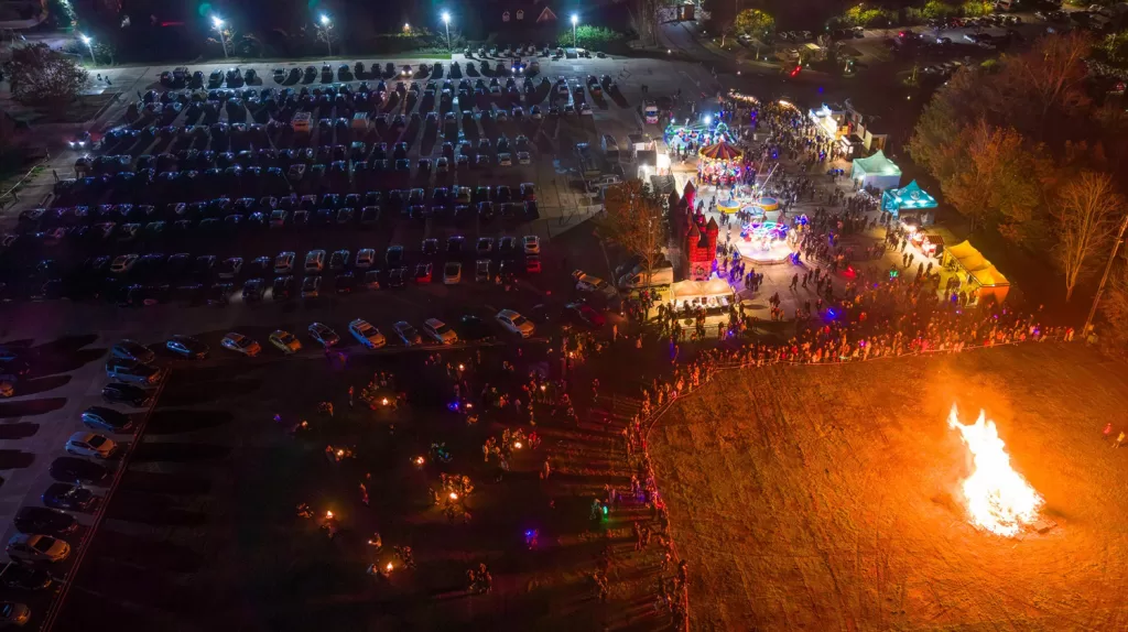 Scientology claim “3,500 people” attended Saint Hill bonfire night celebrations, but photos tell a different story