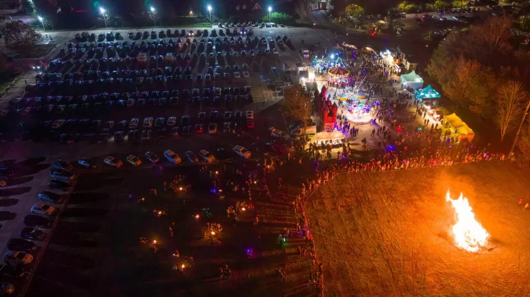 Scientology claim “3,500 people” attended Saint Hill bonfire night celebrations, but photos tell a different story